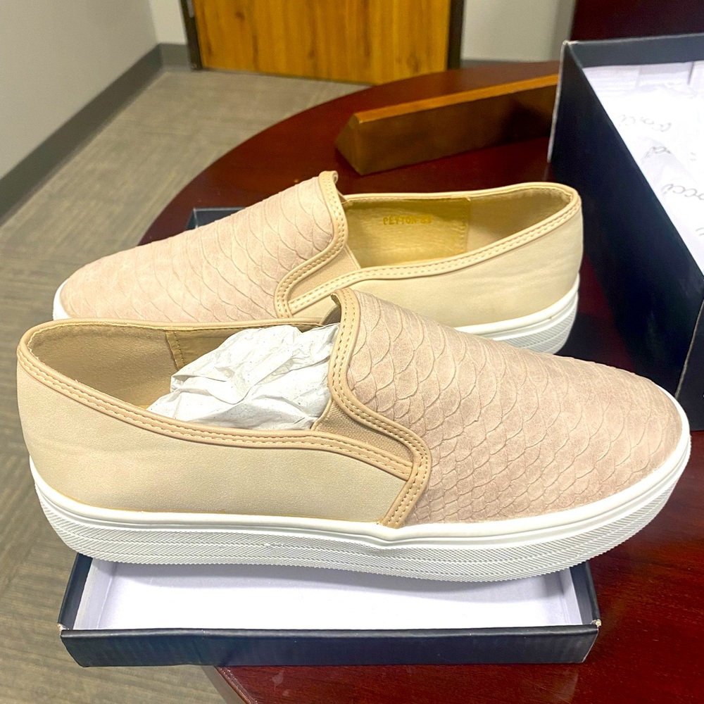 Brand new fashion slide on, taupe!